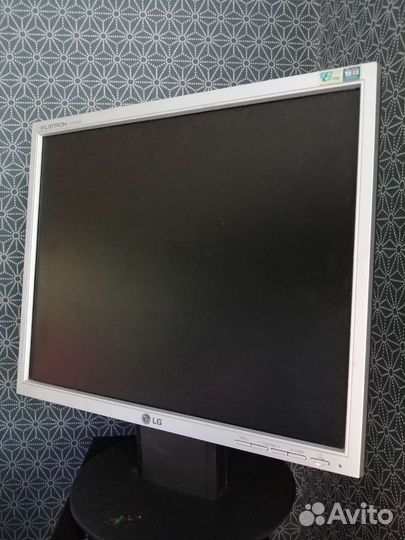 Монитор LG 17