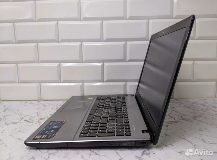 Ноутбук Asus X550CC
