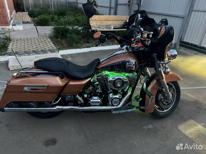 Продам мотоцикл harley davidson flhx