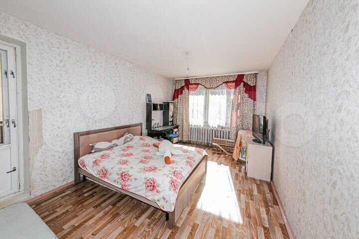 3-к. квартира, 90 м², 1/10 эт.