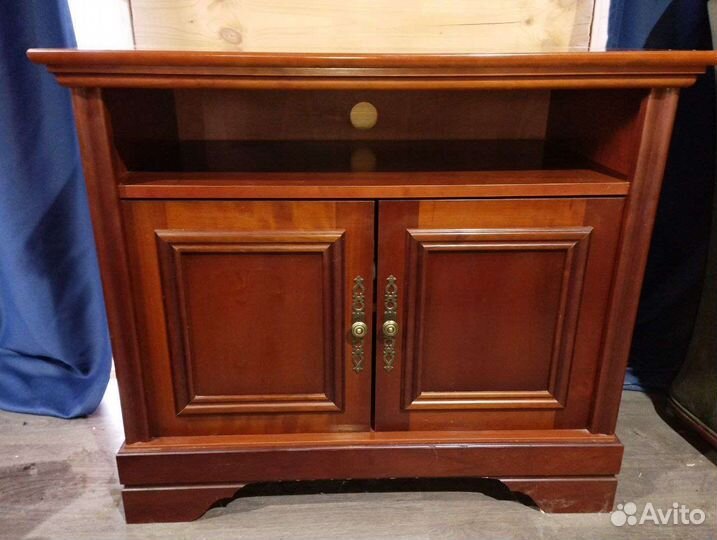 Тумба под телевизор