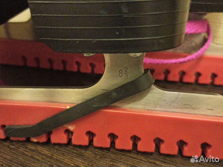 Коньки фигурные, размер 36