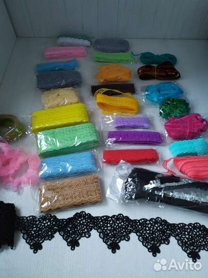 Ленты и кружево в ассортименте