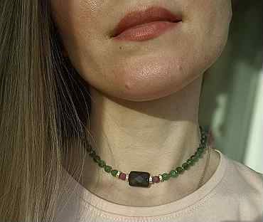 Ожерелье и браслет из цоизита с рубином