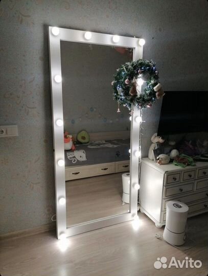 Гримерное зеркало в полный рост