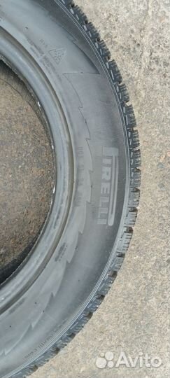 Pirelli Winter Ice Control 215/60 R16