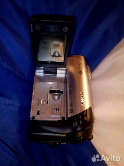 Видеокамера Sony DCR-DVD106E