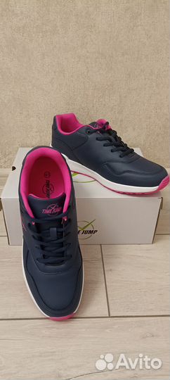 Кроссовки новые 41 размер