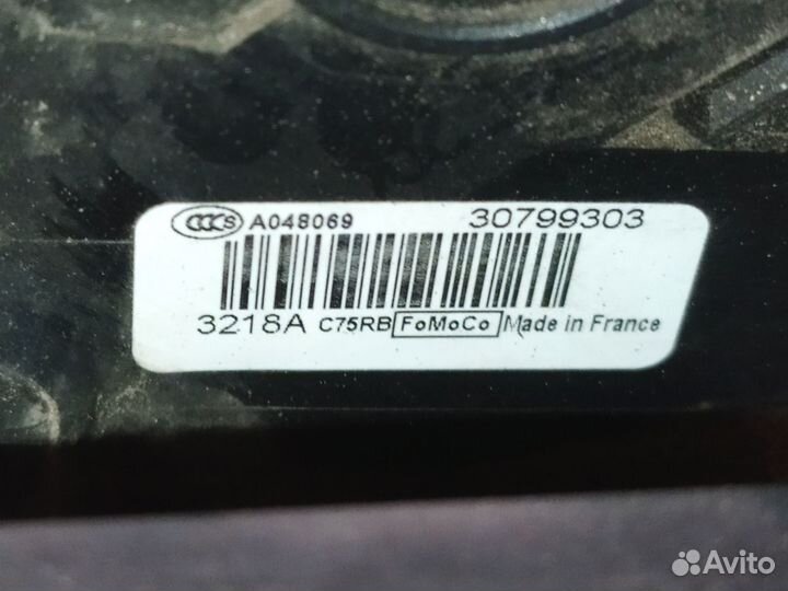 Замок передней правой двери на Volvo S40