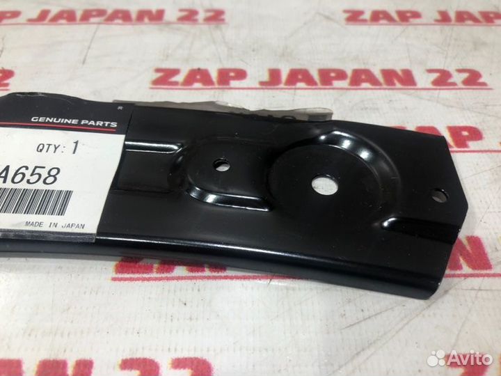 Крепление бампера заднее правое Mitsubishi Pajero