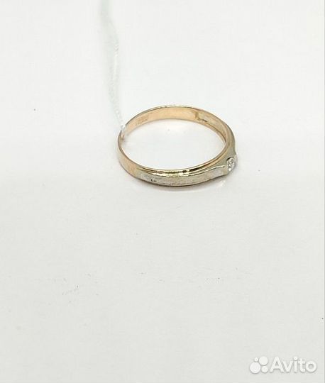 Золотое кольцо с бриллиантом 19р