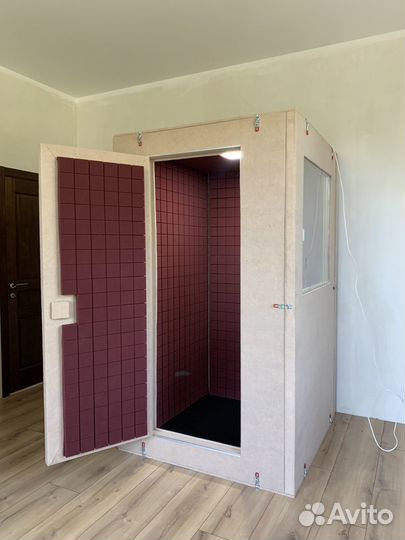 Вокальная кабинка. Дорого