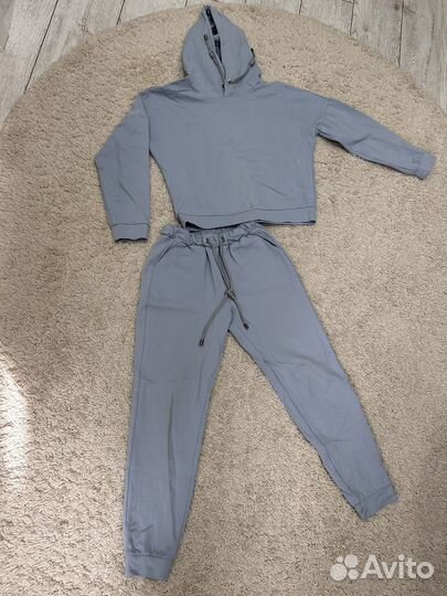 Спортивный костюм женский