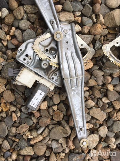 Toyota Avensis 2007 Стеклоподъемник задний левый