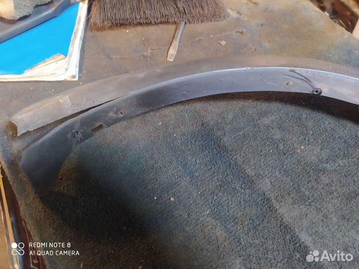 Молдинг крыла передний левый Golf 2