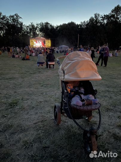 Коляска прогулочная (внедорожник)