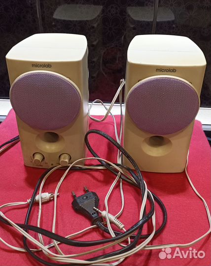 Колонки для компьютера Microlab