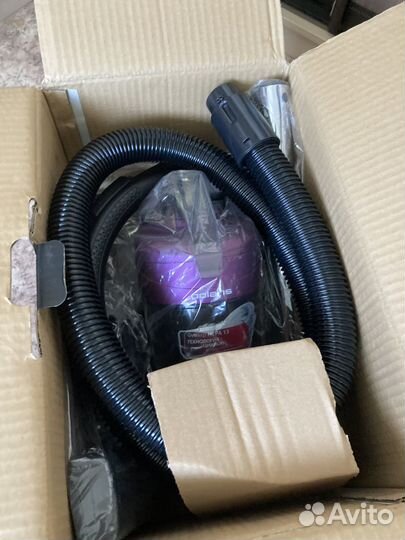 Пылесос Polaris 1618BB