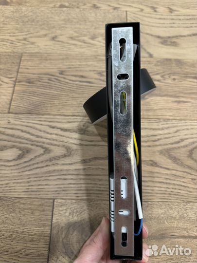 Черный светодионный настенный светильник (бра)