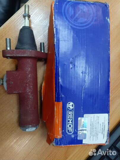 Цилиндр сцепления главный