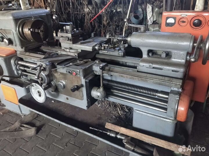 Токарный станок