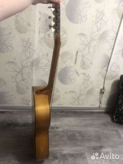 Акустическая гитара советского времени бу