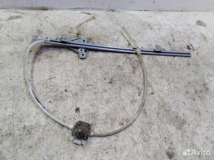 Стеклоподъемник механический передний правый 77003