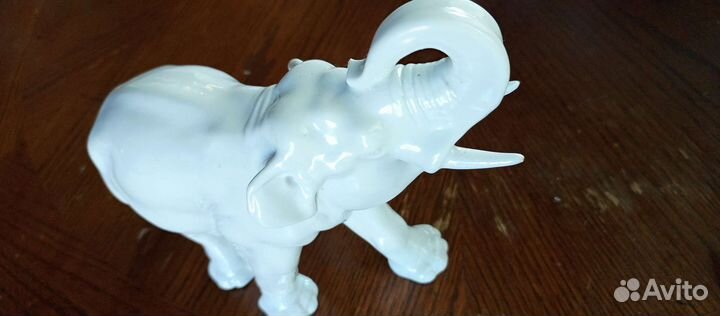 Слон фарфоровый,статуэтка.лфз