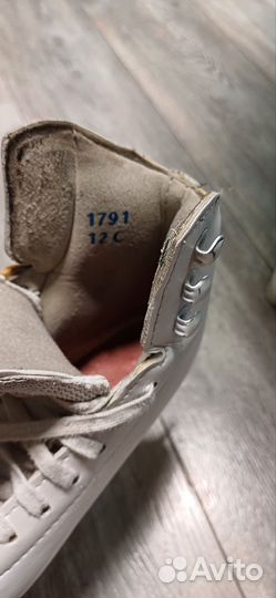 Коньки фигурные