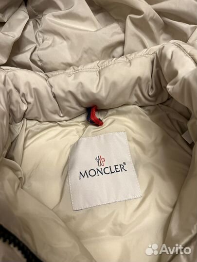 Пуховая куртка Moncler