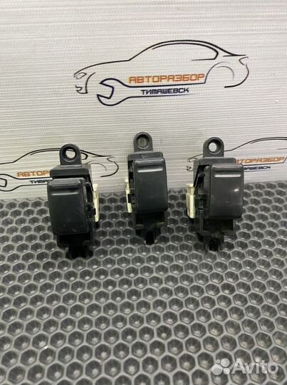 Кнопка стеклоподъемника Nissan Skyline V35