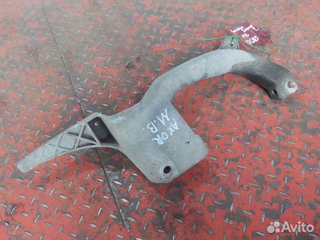 Кронштейн бампера левый Mercedes-Benz Axor