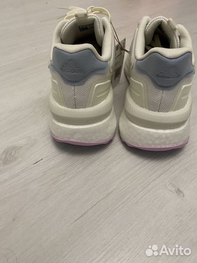 Кроссовки adidas