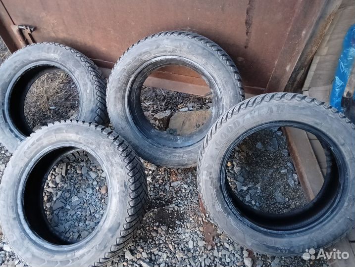 Goodyear UltraGrip 185/65 R15