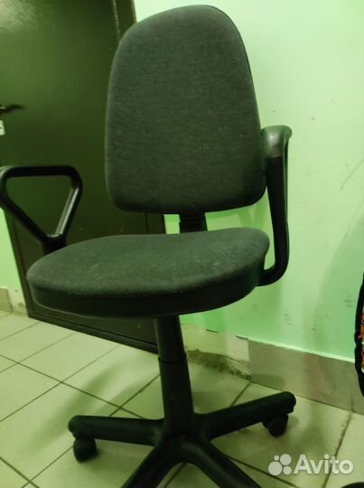 Компьютерное кресло бу 2 шт