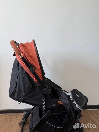 Прогулочная коляска новая