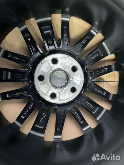 Оригинальные диски Toyota Camry R18