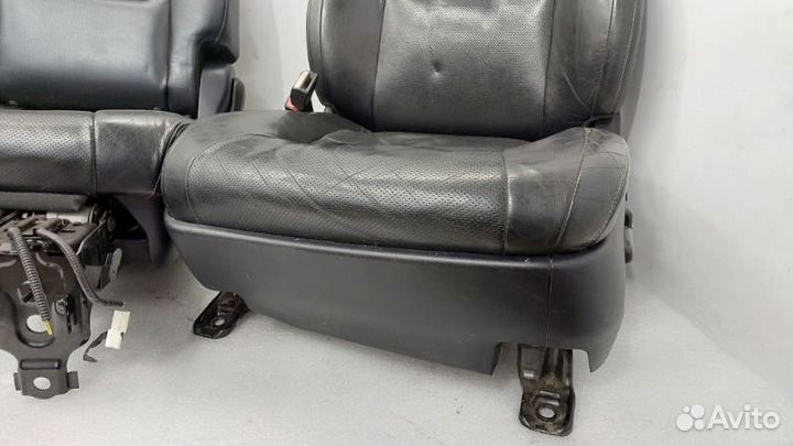 Сиденья комплект Toyota Land Cruiser 200 1VD-FTV