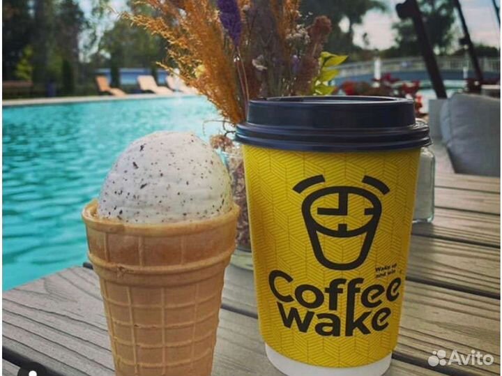 Бариста в кофейню