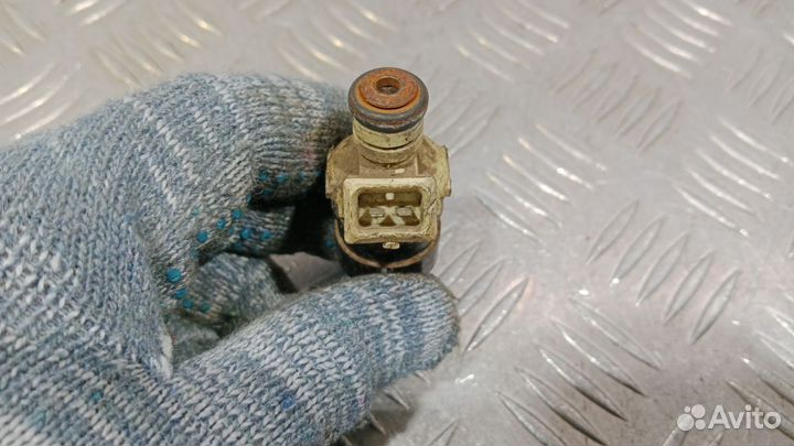 Б/У Форсунка инжекторная электрическая BMW #002