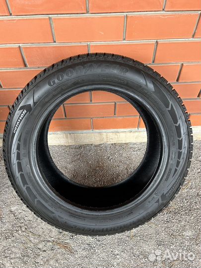 Goodyear UltraGrip Ice 2 225/55 R17 101T
