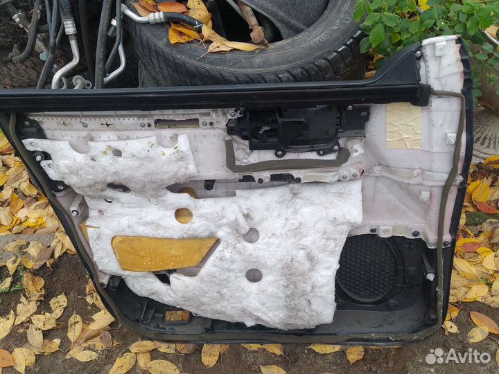 Toyota Land cruiser 200 обшивка двери передняя пра