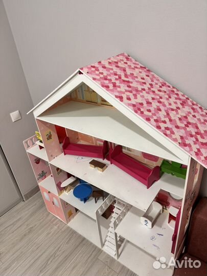 Большой кукольный домик