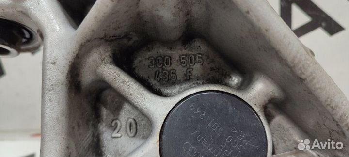 Кулак поворотный задний левый Volkswagen Passat