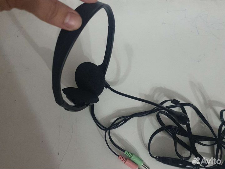 Наушники с микрофоном