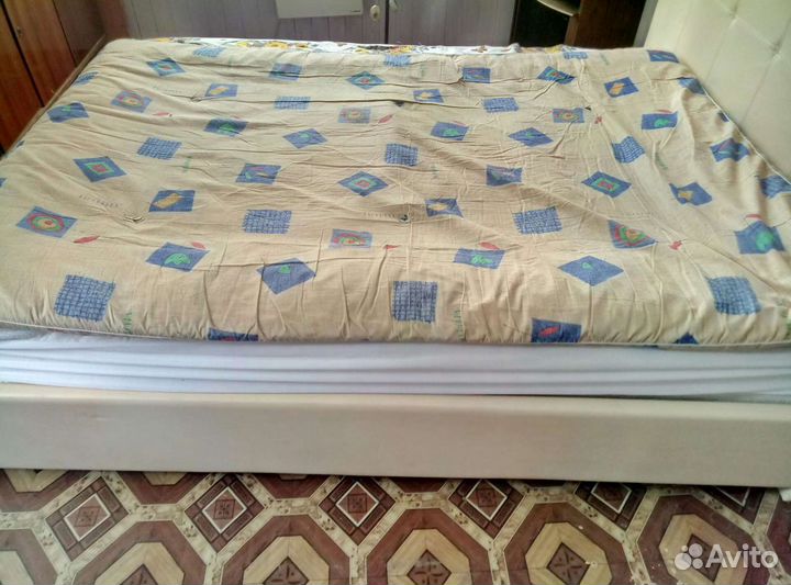 Подушки, одеяла, матрасы, покрывала