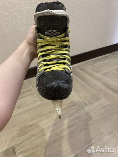 Хоккейные коньки bauer