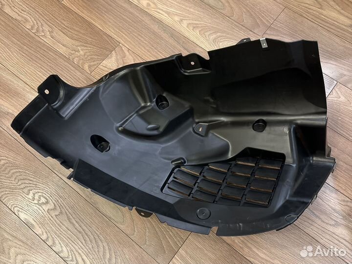 Подкрылок локер перелний левый передняя часть l538