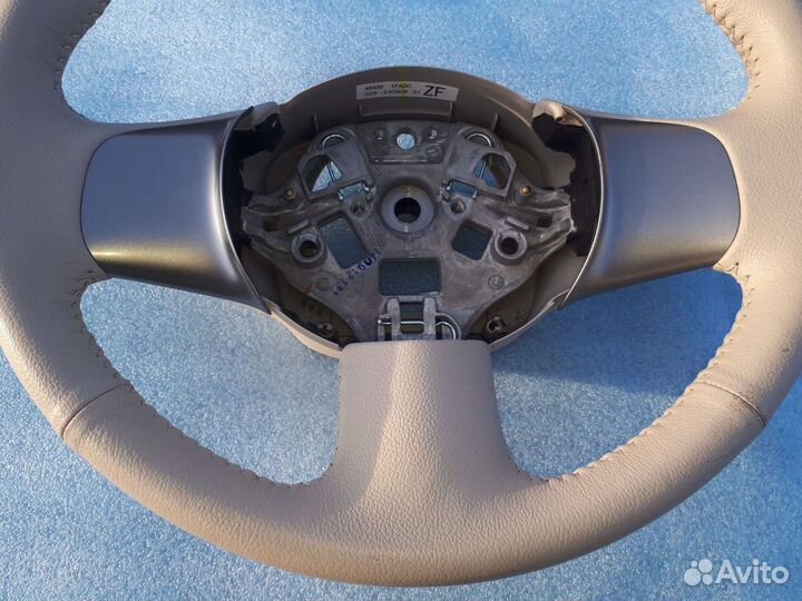 Руль Кожанный от nissan cube Z12