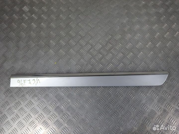 Молдинг задней левой двери Мерседес X164